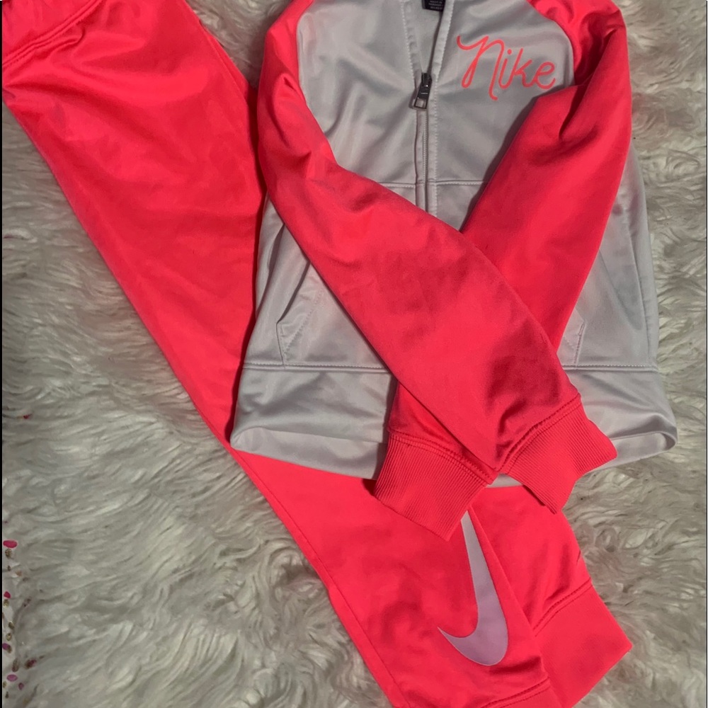 Girls Nike track suit size 5